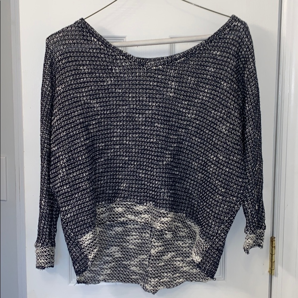 Quarter sleeve t-shirt